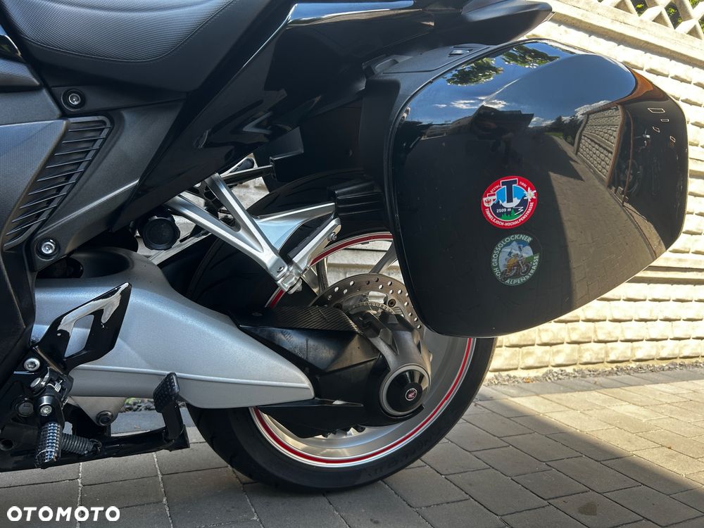 Honda VFR - 17