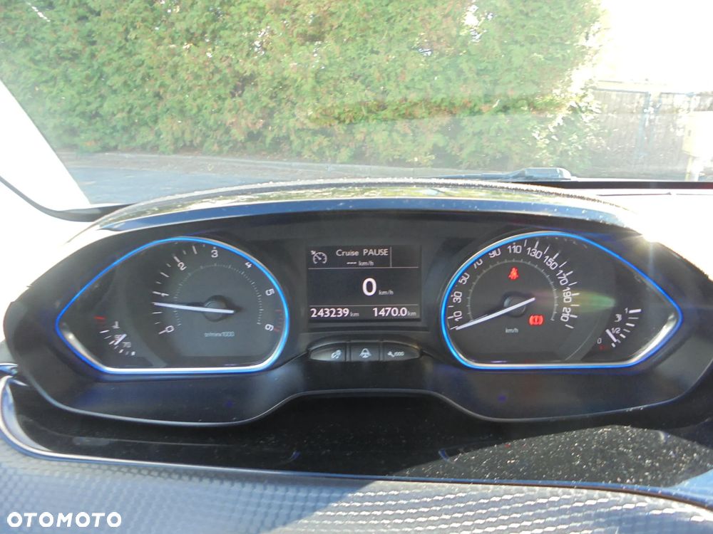 Peugeot 2008 BlueHDi FAP 120 STOP & START Business-Line - 24