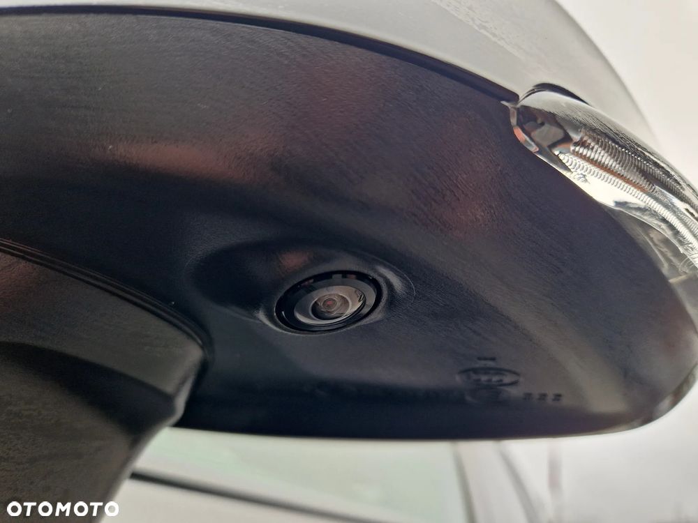 Volvo XC 60 B4 D Plus Dark - 21