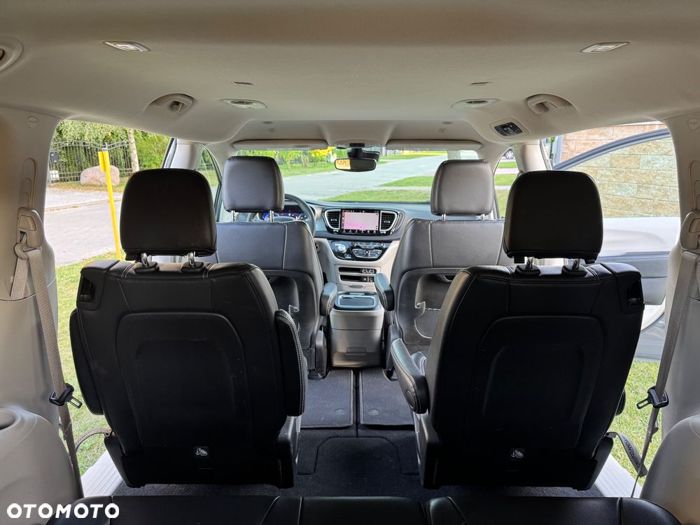 Chrysler Pacifica - 9