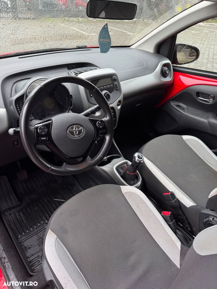 Toyota Aygo 1.0 X - wave - 8