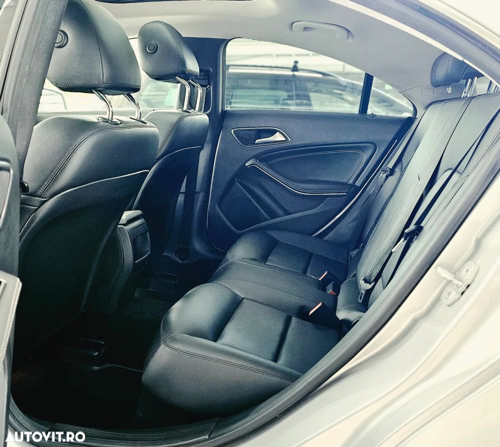 Mercedes-Benz CLA 180 7G-DCT UrbanStyle Edition - 15