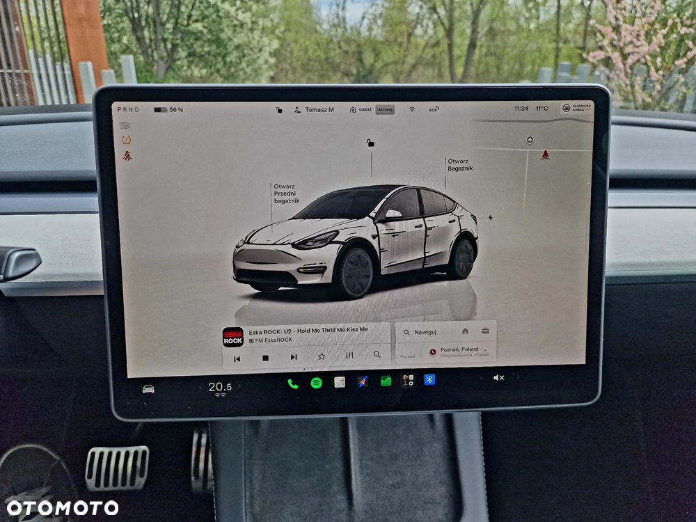 Tesla Model Y Long Range AWD - 23