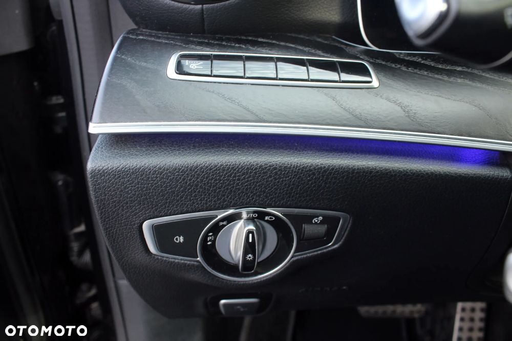 Mercedes-Benz Klasa E 220 d 9G-TRONIC - 13