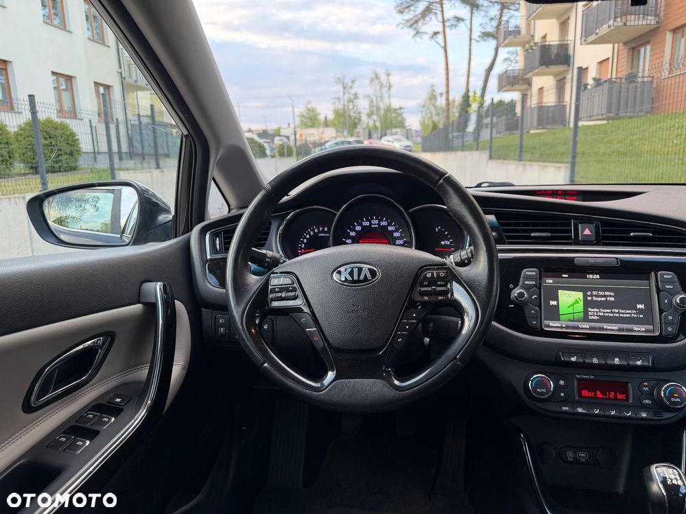 Kia Ceed - 13