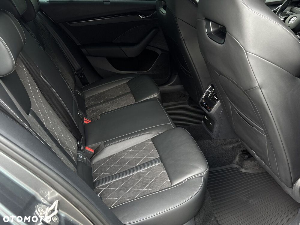 Skoda Octavia 2.0 TDI RS DSG - 9