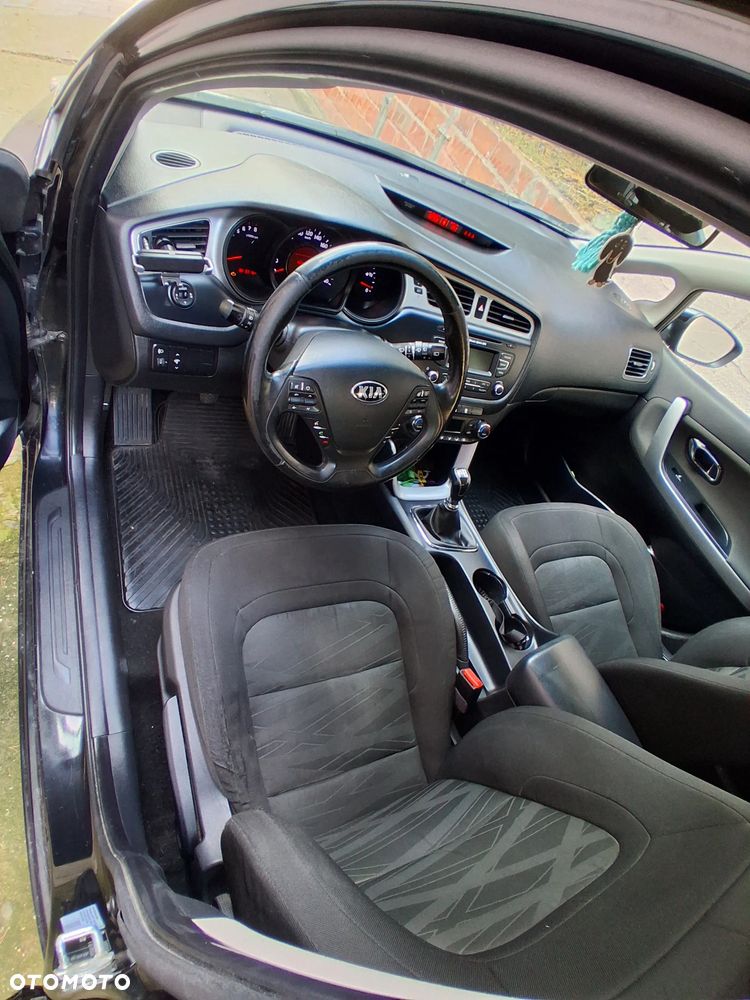Kia Ceed 2012 photo 4