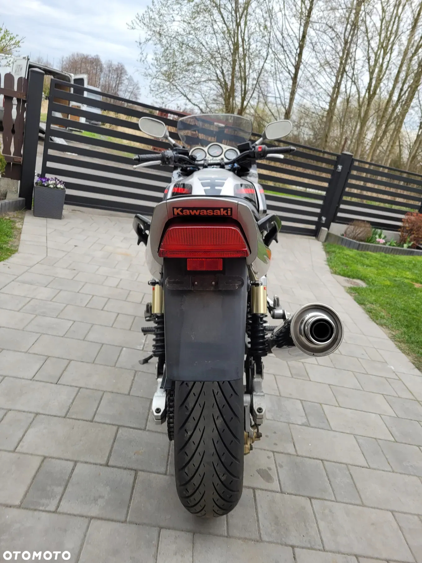 Kawasaki ZRX - 17