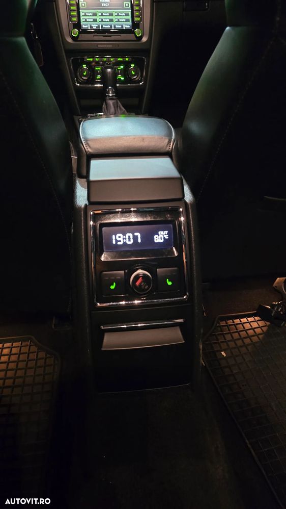 Skoda Superb 2.0 TDI Elegance DSG - 15