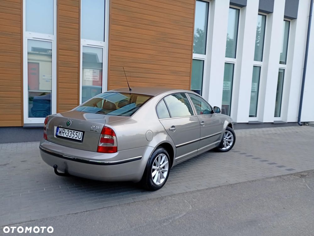 Skoda Superb 2.0 TDI DPF Platinum - 30