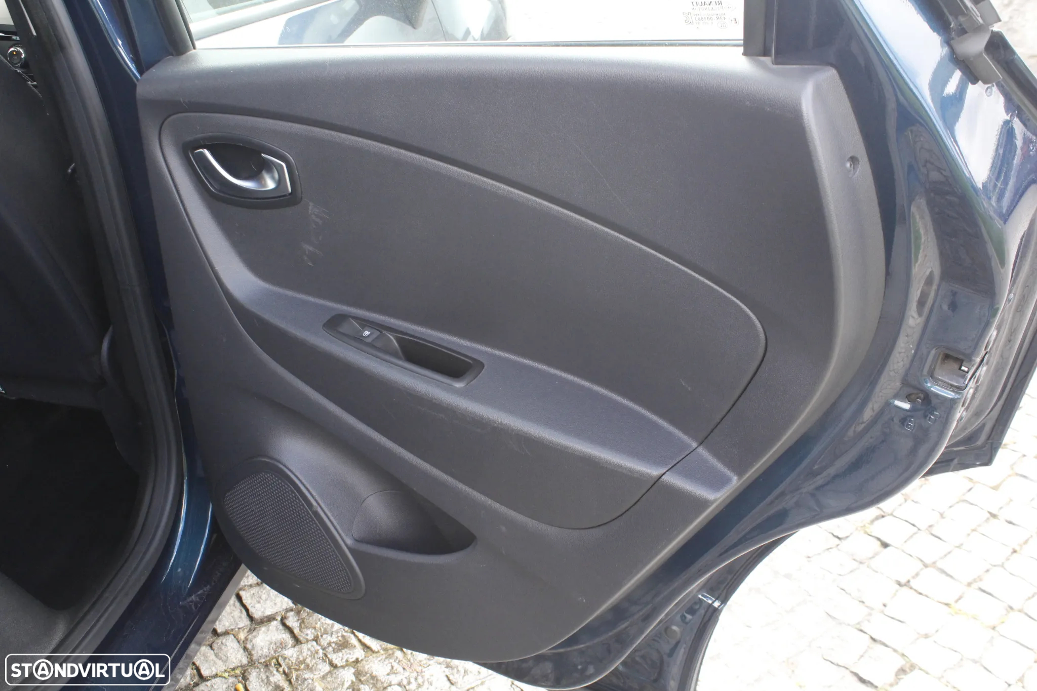 Renault Captur 1.5 dCi Exclusive EDC - 19
