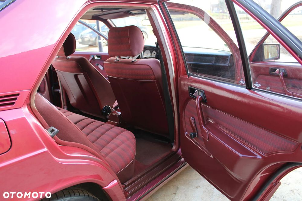 Mercedes-Benz W201 (190) - 22