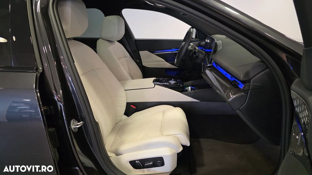 BMW i5 eDrive40 - 13