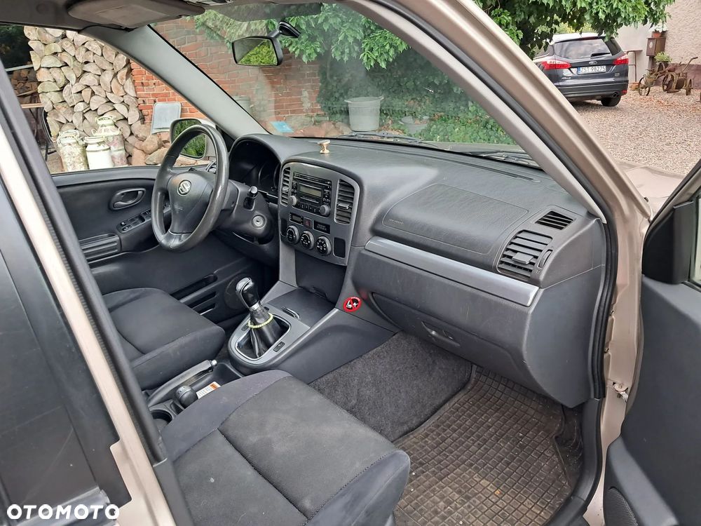 Suzuki Grand Vitara 2.0 - 11