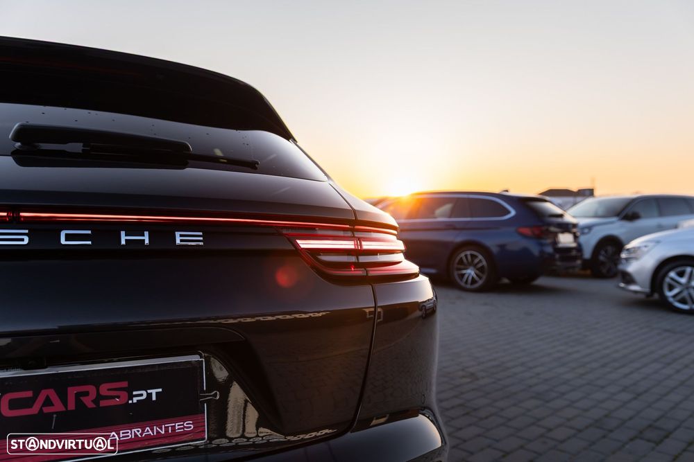 Porsche Panamera Sport Turismo 4 E-Hybrid - 12