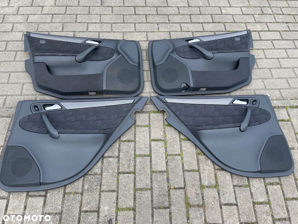 Mercedes Benz C KLASA W203 Boczki Tapicerka drzwi Komplet AVANGARDE KOMBI - 1