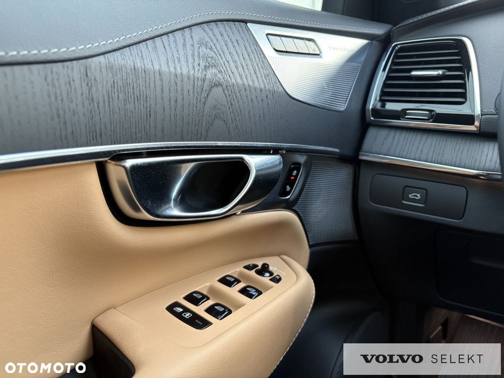 Volvo XC 90 - 35