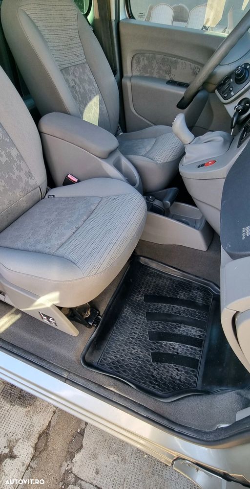 Renault Kangoo dCi 90 FAP Grand - 20