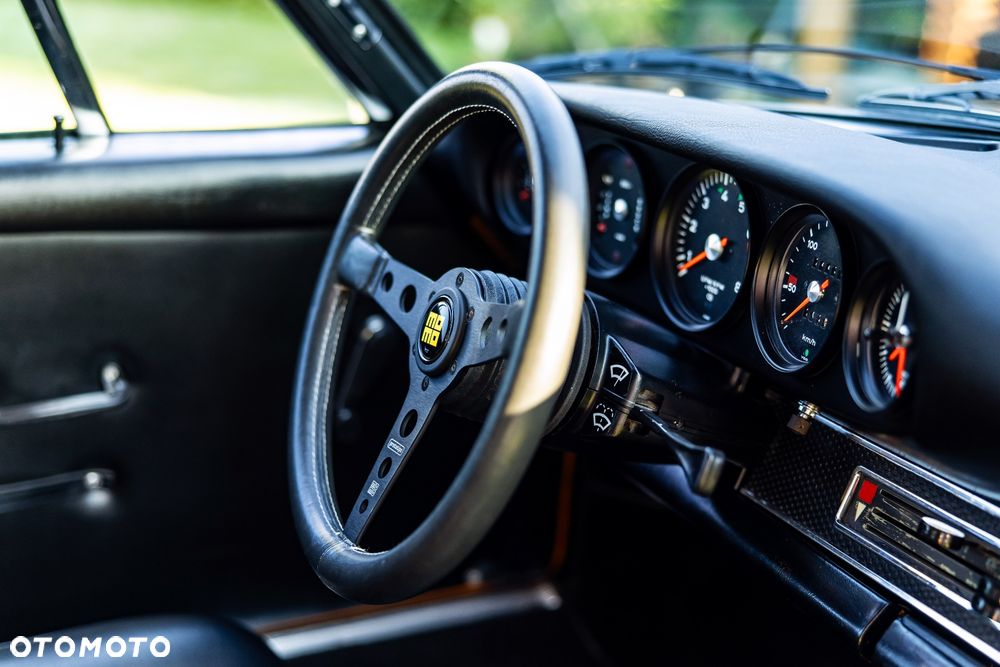 Porsche 911 - 26