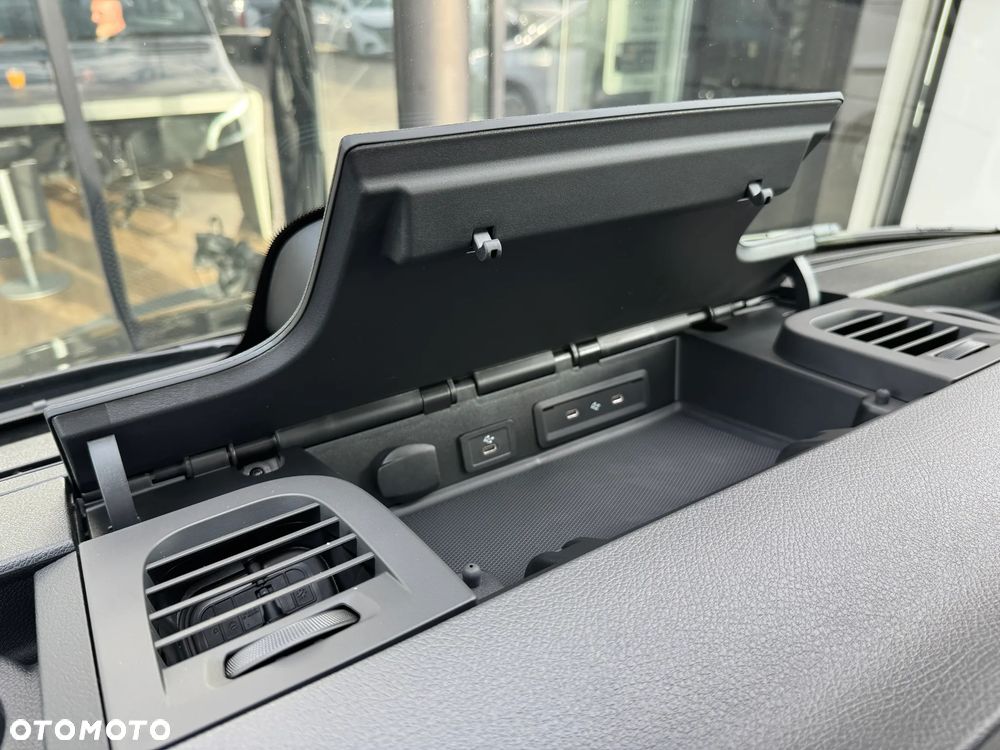 Mercedes-Benz Sprinter - 29