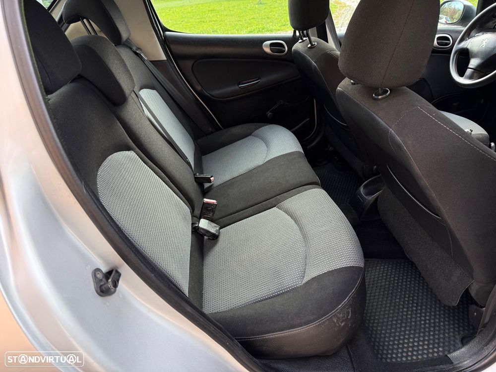 Peugeot 206 1.1 XR - 12