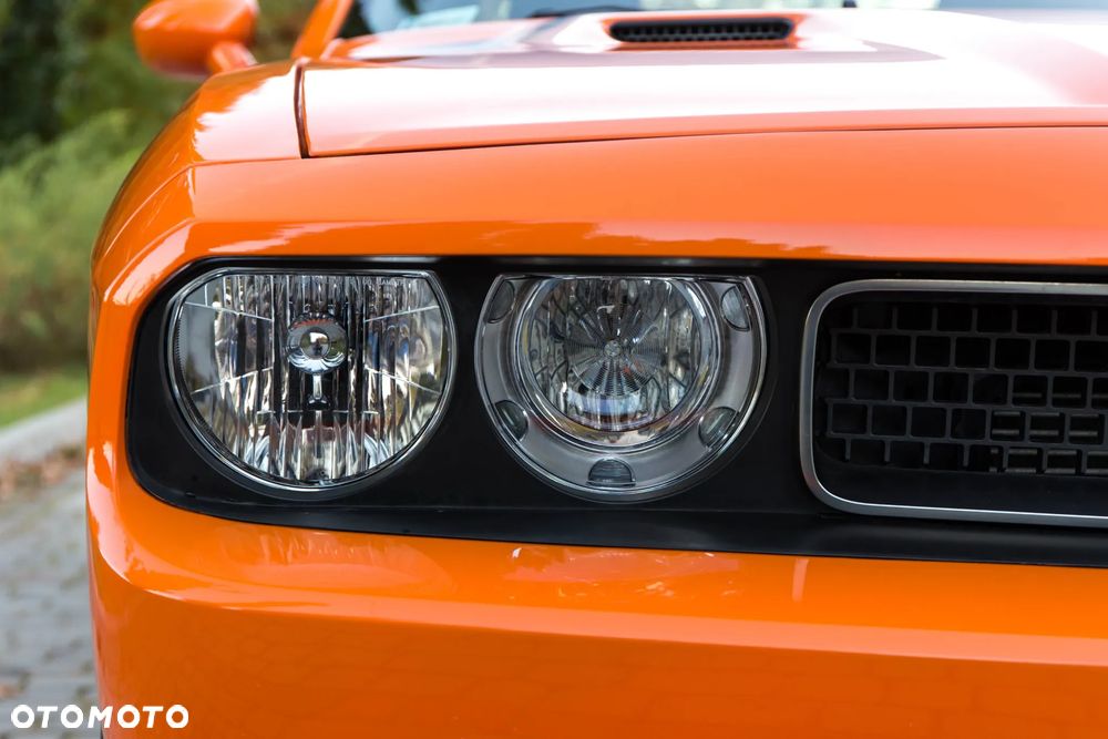 Dodge Challenger - 28
