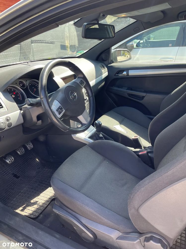 Opel Astra III GTC 1.8 Cosmo - 7