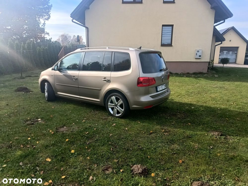 Volkswagen Touran - 8