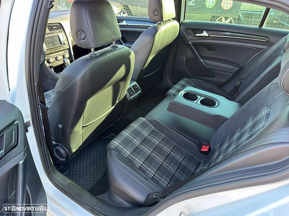 VW Golf 2.0 TDi GTD DSG - 10