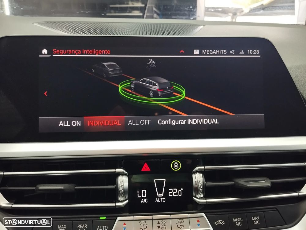 BMW 318 d Touring Line Sport Auto - 26