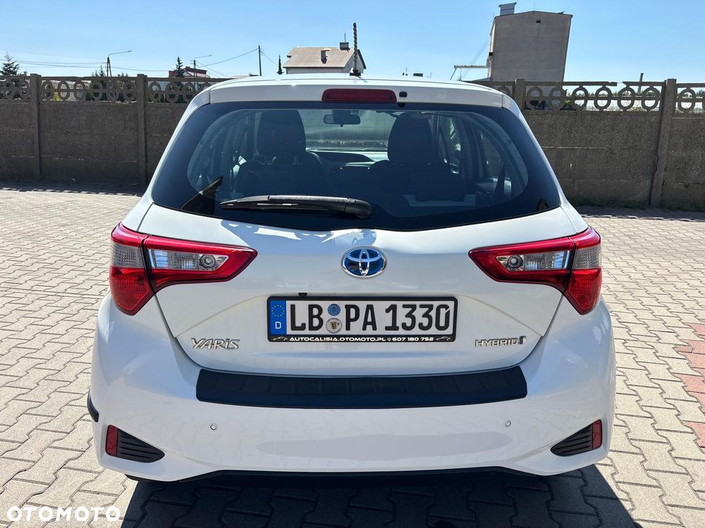 Toyota Yaris Hybrid 100 Premium - 6