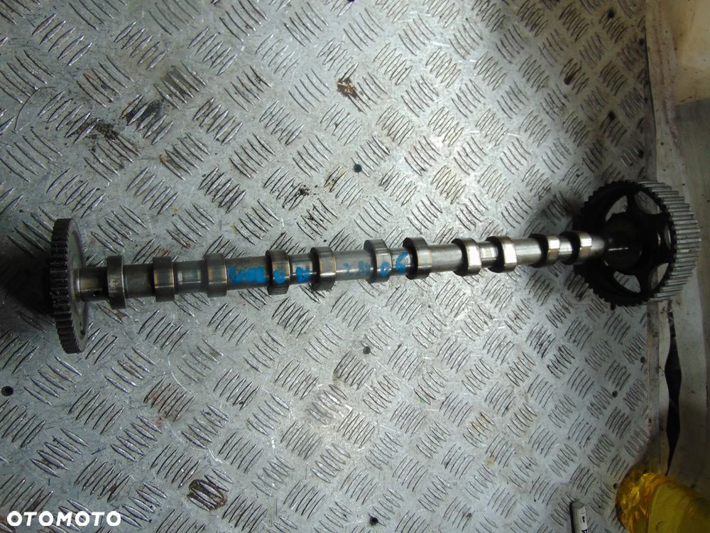 Wałki rozrządu volvo 2,4 d5 cena sztuka 8642842/8658358 - 5