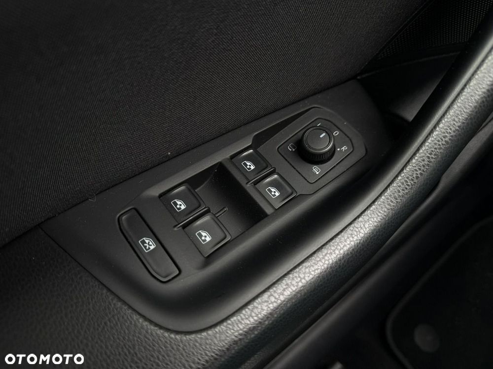 Volkswagen Passat 1.5 TSI EVO Business - 33
