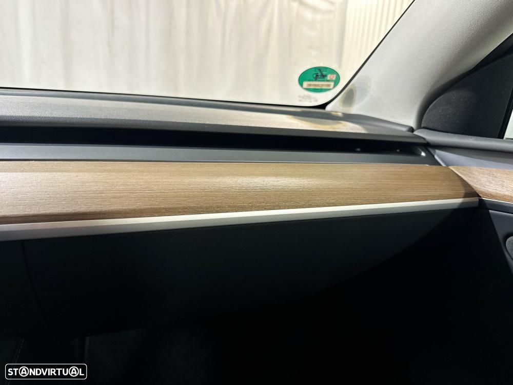 Tesla Model Y Performance Dual Motor AWD - 31