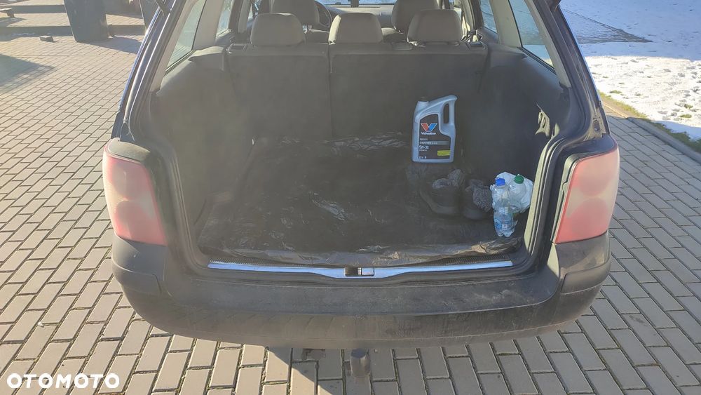 Volkswagen Passat 1.9 TDI Trendline - 10