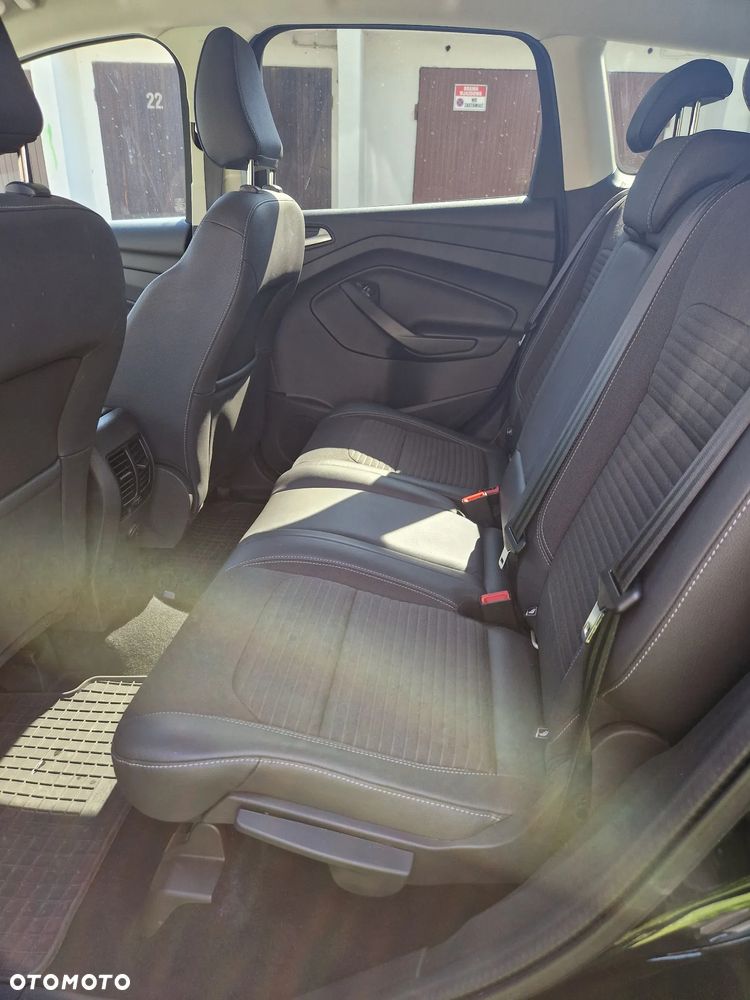 Ford Kuga 1.5 EcoBoost 2x4 Titanium - 18