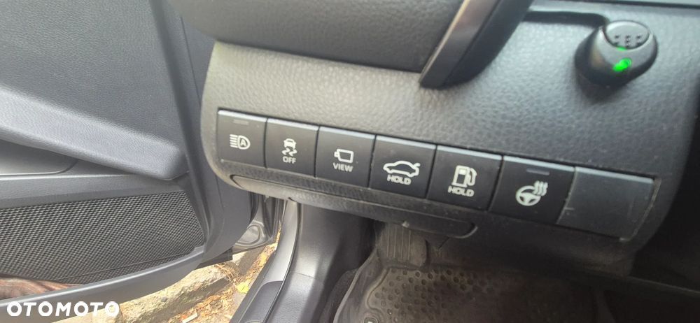 Toyota Camry 2.5 Hybrid Executive CVT - 14