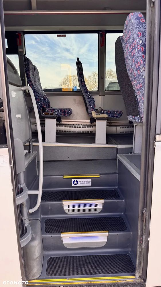 MAN REGIO / Euro 4 /63miejsca/ mały przebieg/ CENA:78000zł Netto - 8