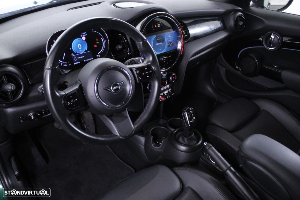 MINI 5 Portas Cooper Classic Auto - 32