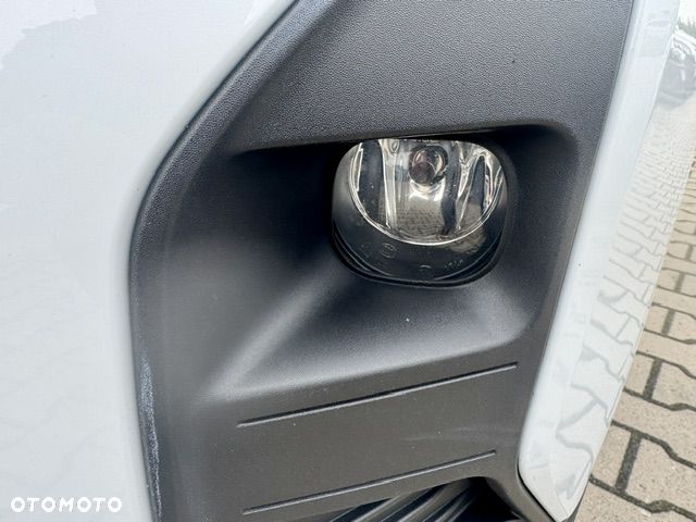 Ford Transit Courier - 22