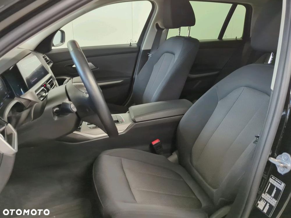 BMW Seria 3 318i - 8