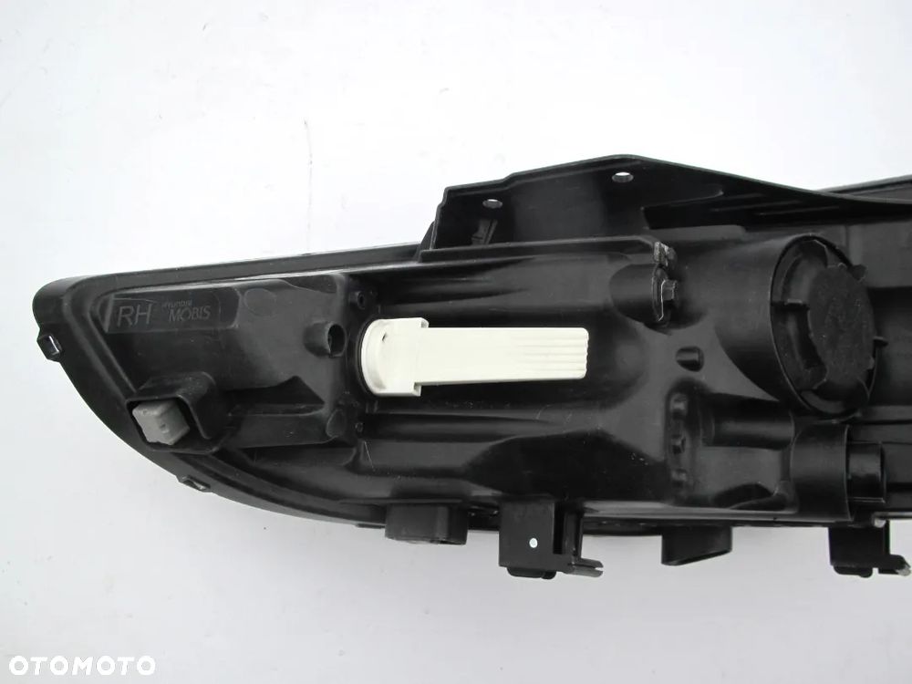 HYUNDAI i30 2017 2018 2019 Reflektor 10 PIN OE - 5
