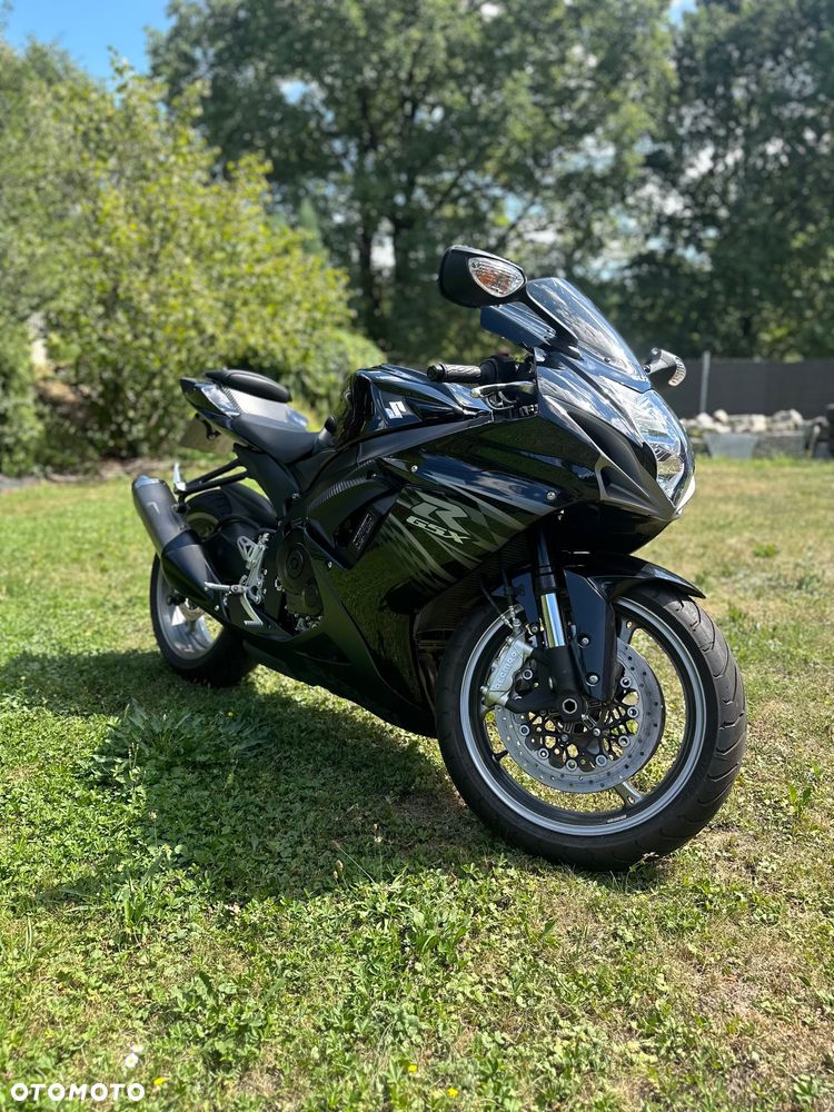 Suzuki GSR - 1