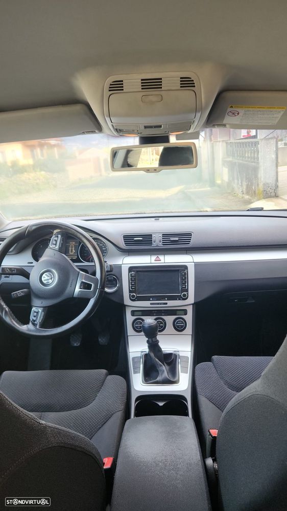 VW Passat Variant 2.0 TDi Confortline BM - 9