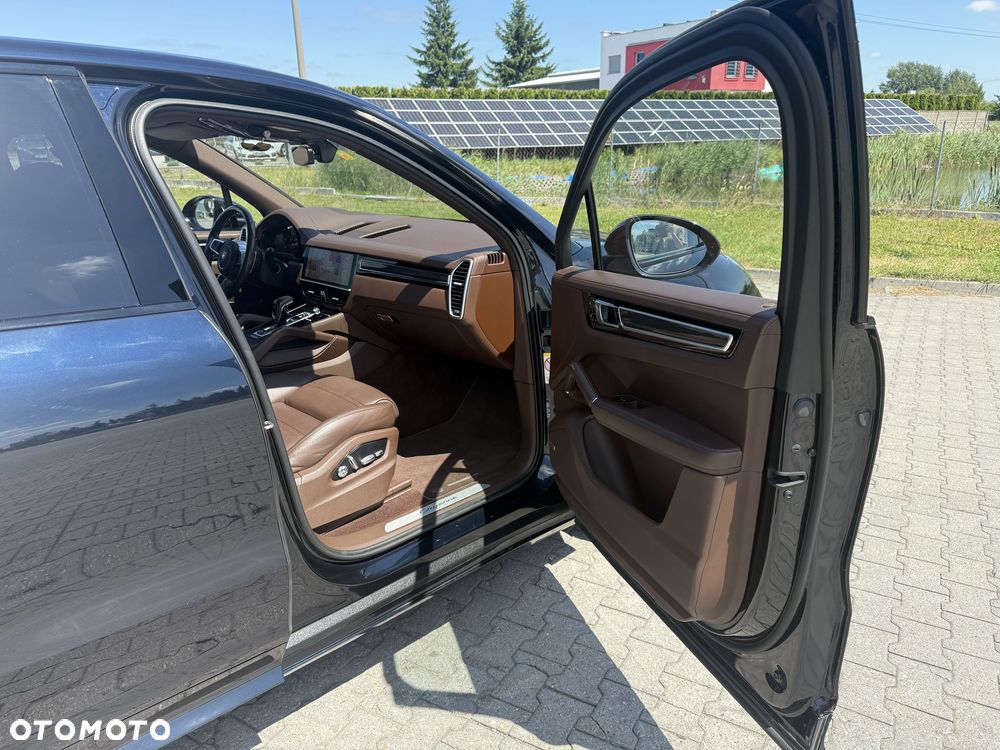 Porsche Cayenne Standard - 12