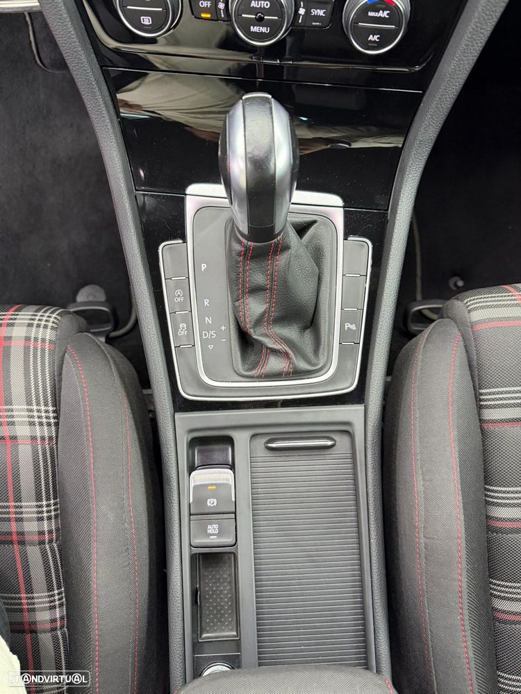 VW Golf 2.0 TSI GTI DSG Performance - 13