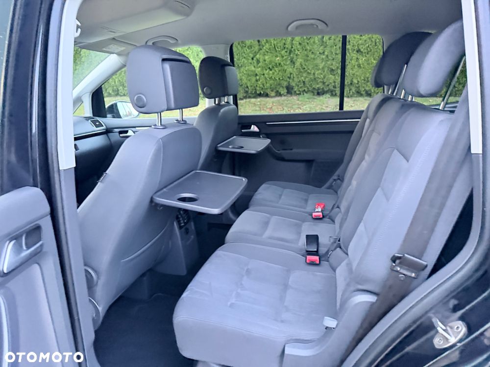 Volkswagen Touran - 9