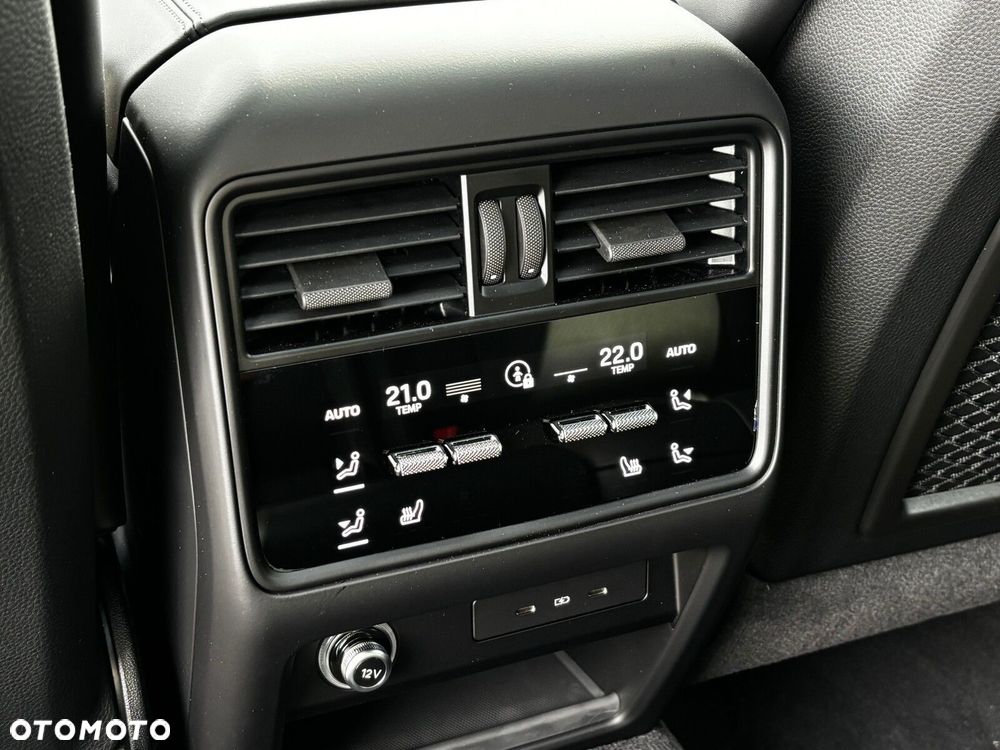 Porsche Cayenne - 33