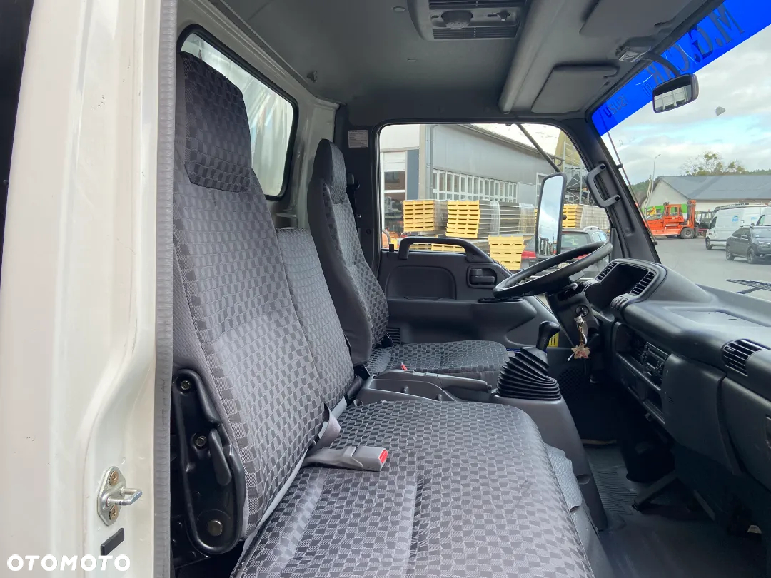 Isuzu NPR 85-5DX - 36