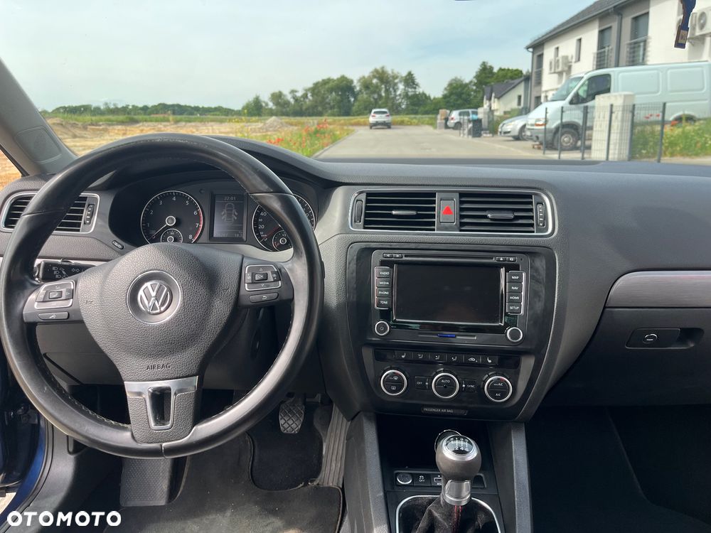 Volkswagen Jetta 2.0 TSI Highline - 17